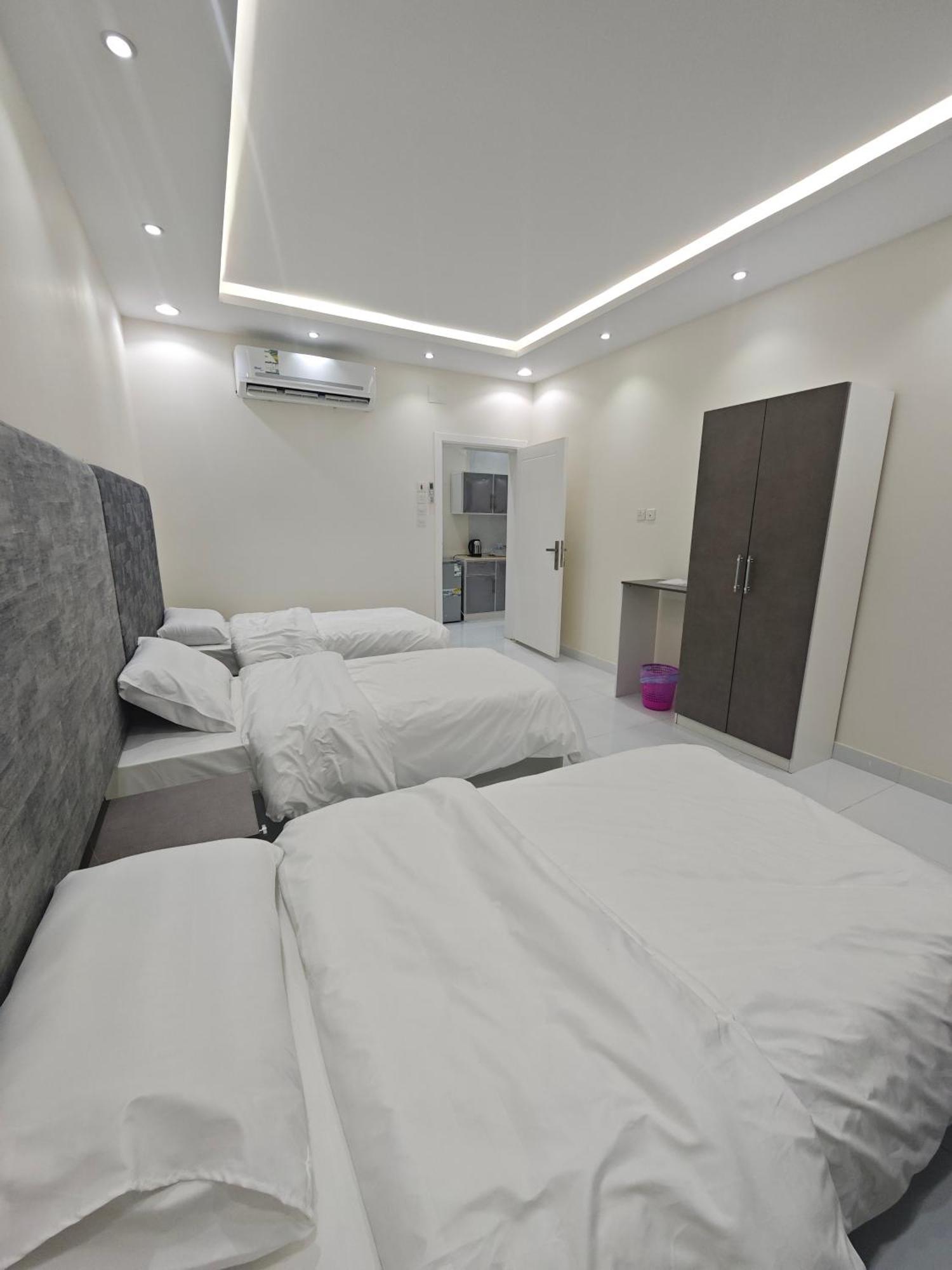 Yaqoot Al Madina Suites Al Awali Exterior photo
