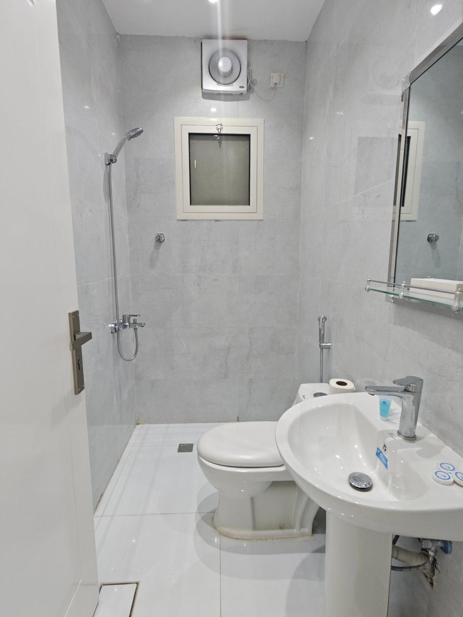 Yaqoot Al Madina Suites Al Awali Exterior photo